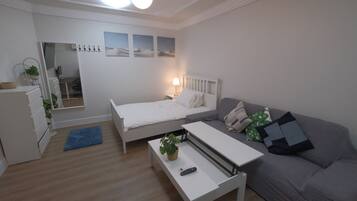 2 habitaciones, tabla de planchar con plancha y wifi gratis
