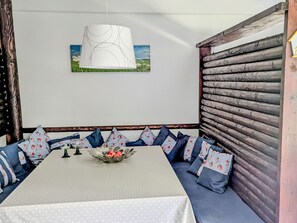 屋外ダイニングエリア