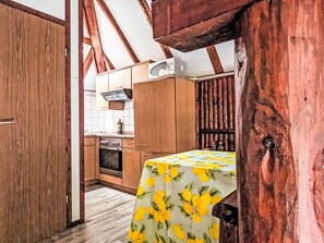 Fridge, microwave, oven, cookware/dishes/utensils