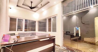 Hotel V Palace Ayodhya