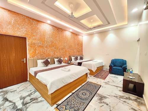 Hotel V Palace Ayodhya