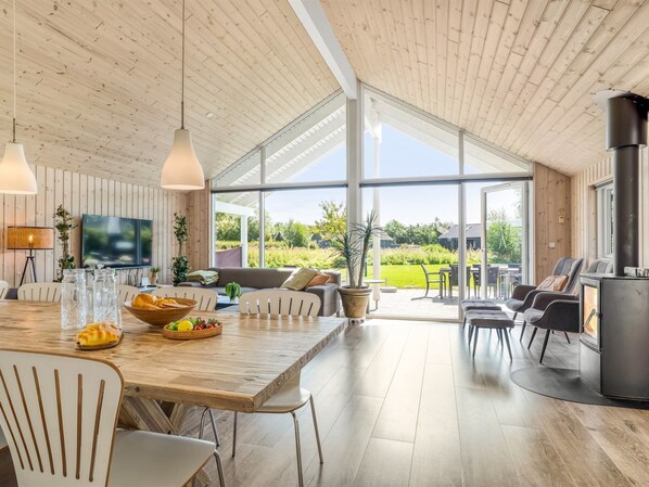 Dining - "Jurgis" - 900m from the sea by Interhome (Idestrup)