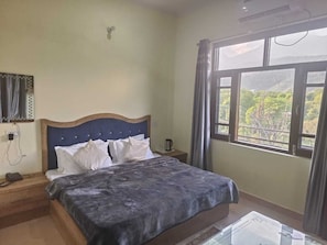 Standard Single Room, Balcony, Hill View | Desk, laptop workspace, free WiFi - Hotel Shani - Punjabi Rasoi (Palampur)