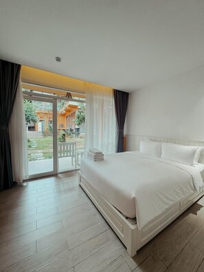 Basic Twin Room, Pool View