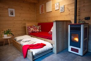 1 bedroom, in-room safe, WiFi, bed sheets - Corner of the Woods - Two-room apartment in Pila (Pila)