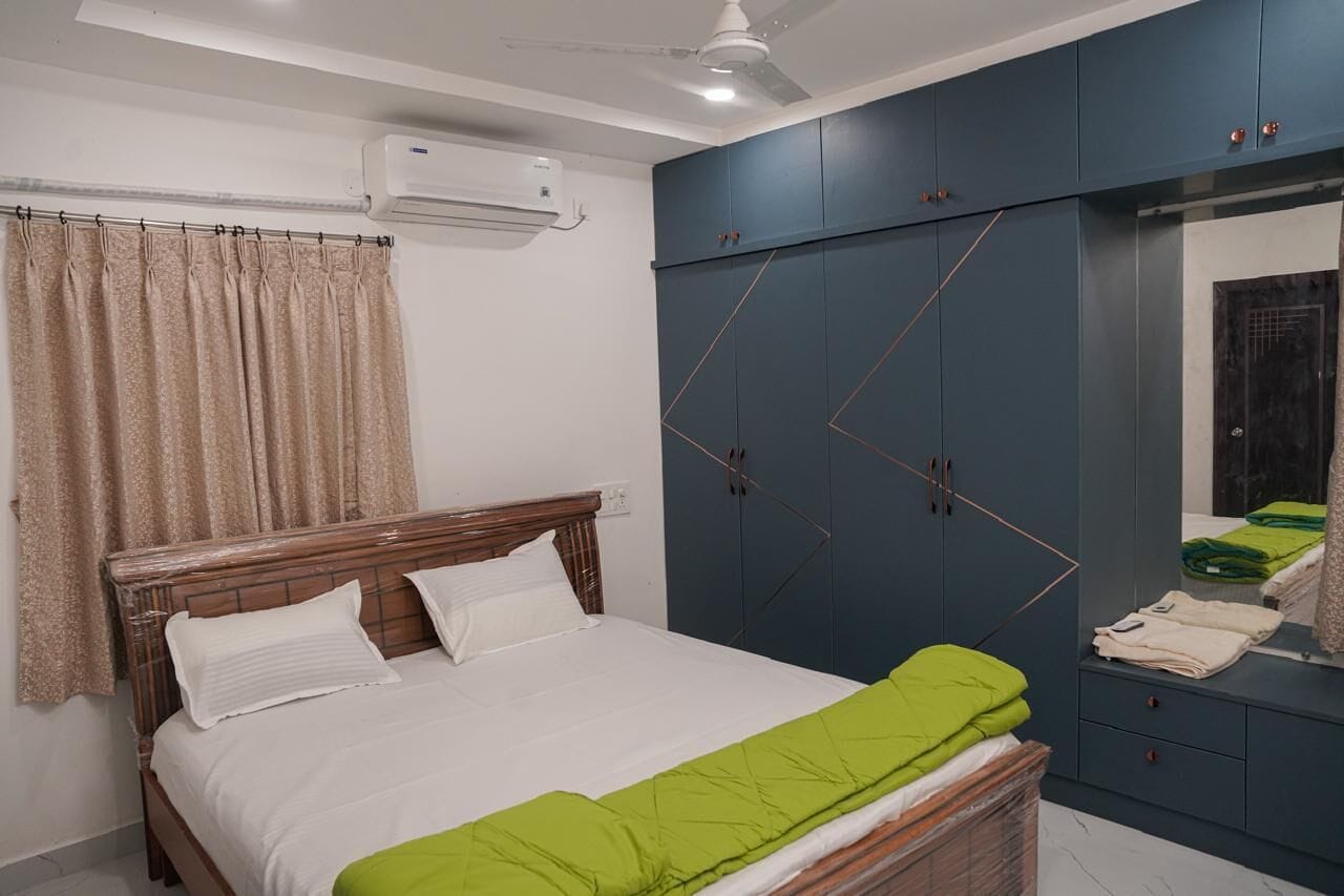 Deluxe Double Room | Desk, laptop workspace, free WiFi