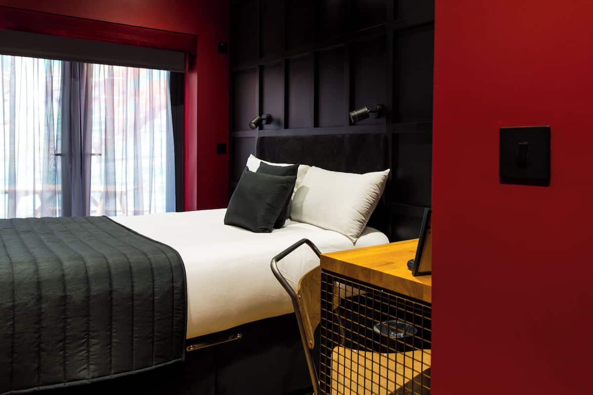 Junior Double Room, Patio, Courtyard View
