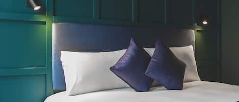 Luxury-Doppelzimmer, Stadtblick | Minibar, kostenloses WLAN, Bettwäsche