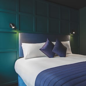 Minibar, wifi gratis y ropa de cama