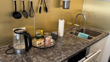 Kühlschrank, Ofen, Herdplatte, Geschirrspüler