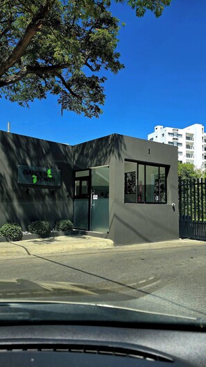 Apartment, 2 Bedrooms, Accessible, Smoking | Exterior