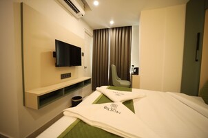 Standard Double Room, City View | Desk, iron/ironing board, free WiFi, bed sheets