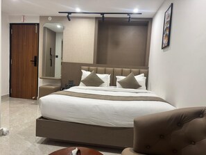 Desk, iron/ironing board, free WiFi