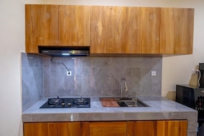 Deluxe Room | Private kitchen