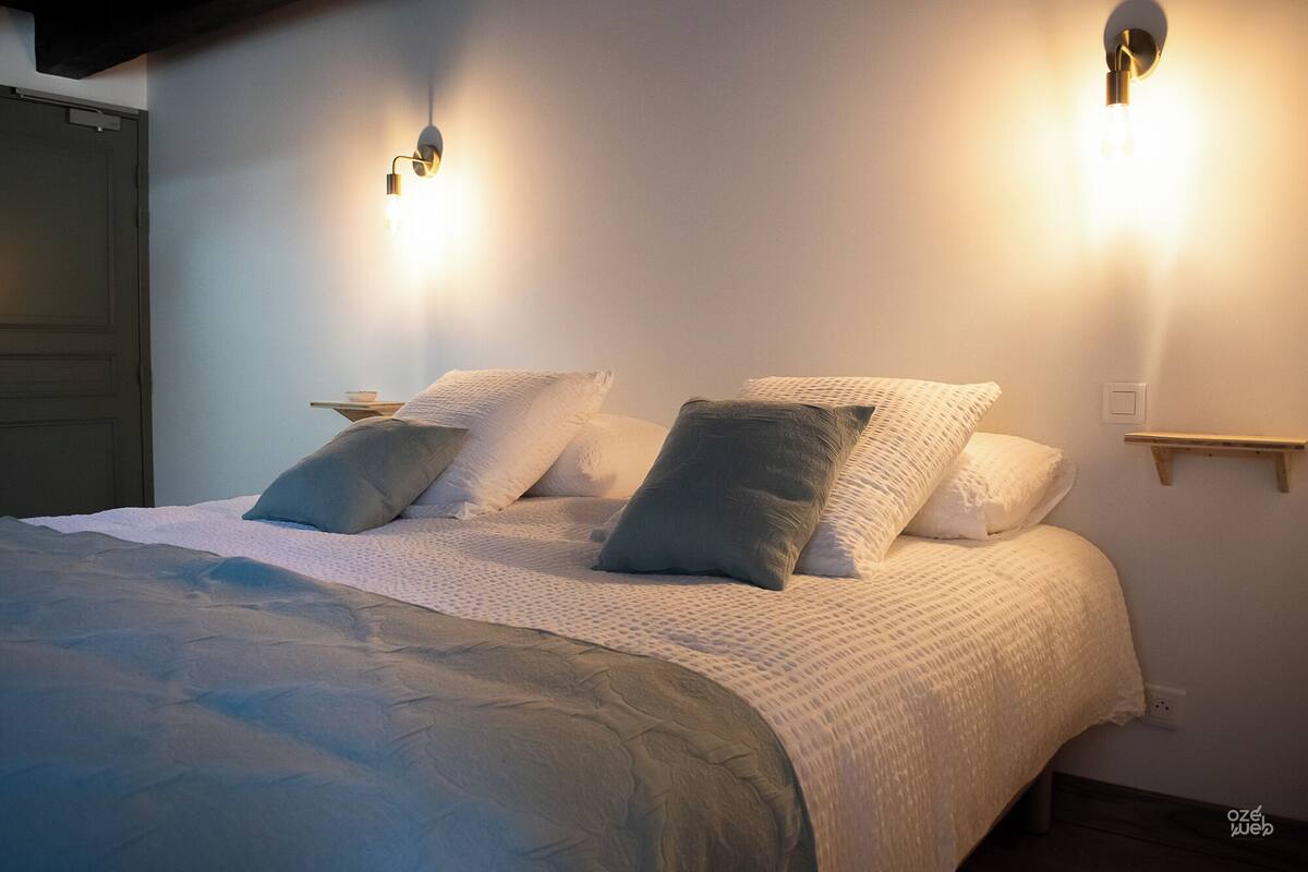 Familien-Studiosuite, Gartenblick | Schallisolierte Zimmer, kostenloses WLAN