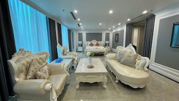 Exclusive Studio Suite, City View