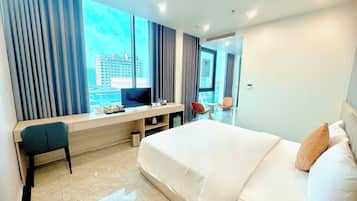 Caja de seguridad en la habitación y escritorio