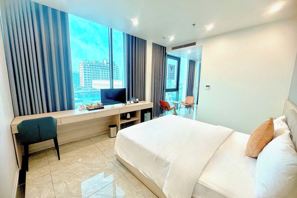 Superior Room | In-room safe, desk, laptop workspace, soundproofing