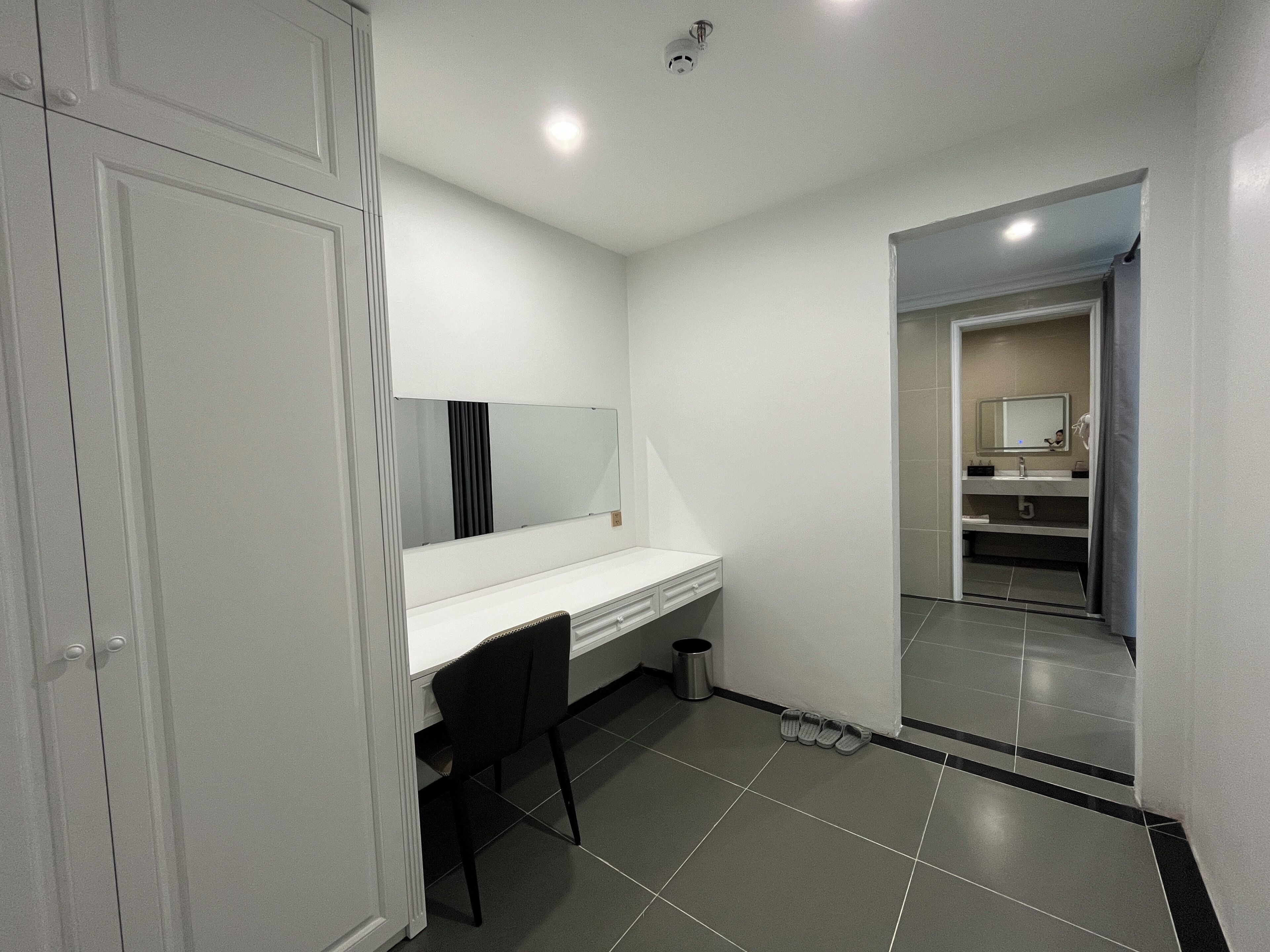 Luxury Room, City View | In-room safe, desk, laptop workspace, soundproofing