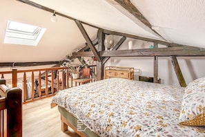 1 habitación, tabla de planchar con plancha, wifi y ropa de cama