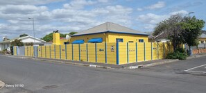 المنشأة من الخارج