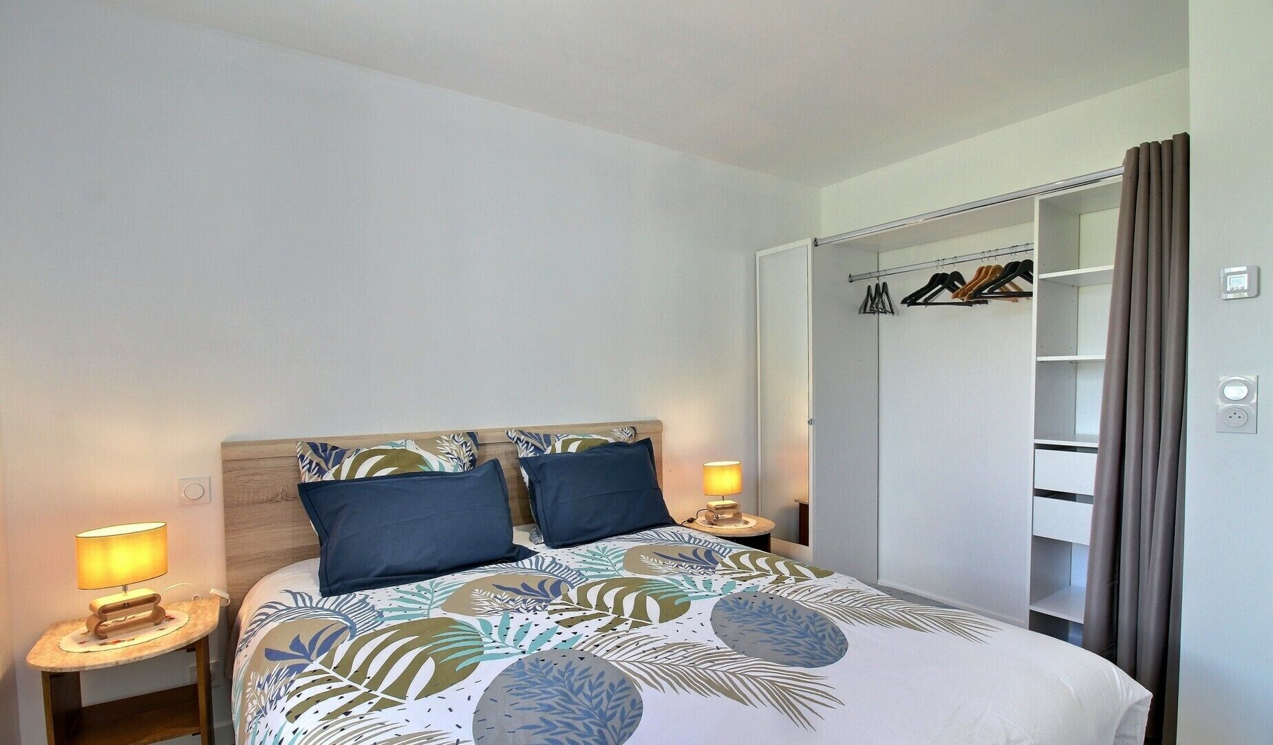 3 chambres, fer et planche à repasser, Wi-Fi gratuit, draps fournis