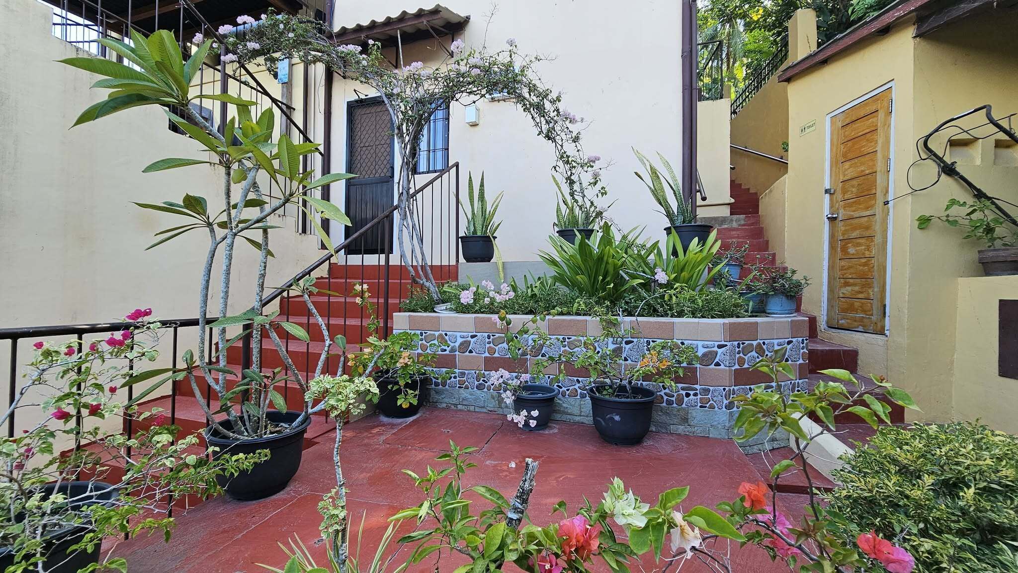 노트북 작업 공간, 간이 침대, 무료 WiFi, 침대 시트