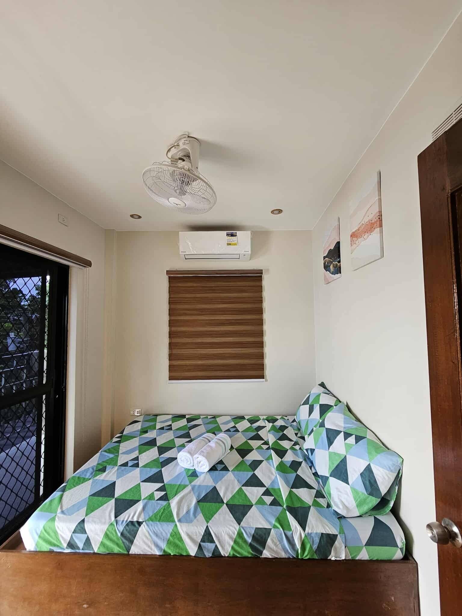 Apartment | Laptop workspace, rollaway beds, free WiFi, bed sheets