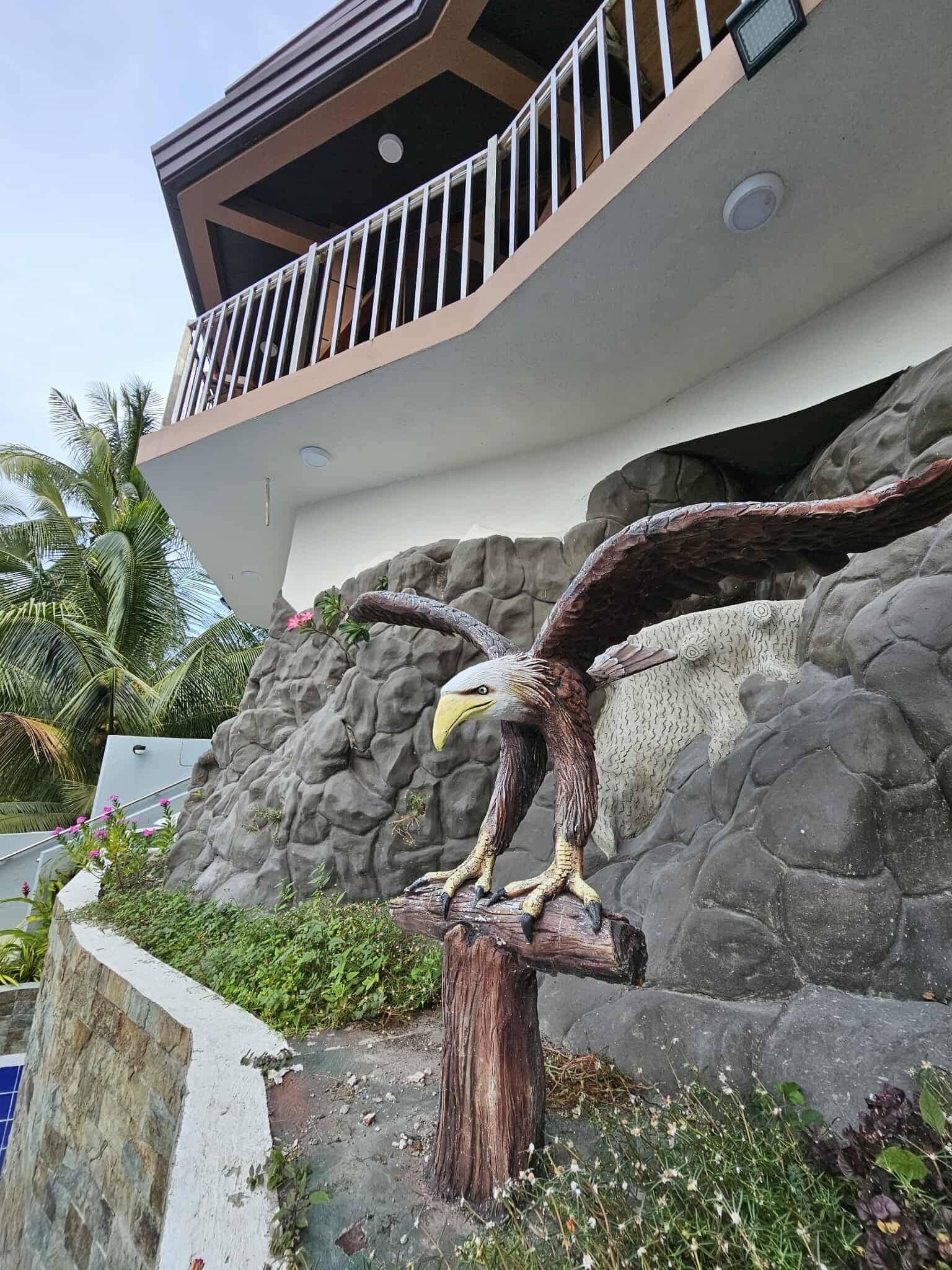 Khu vực làm việc phù hợp cho laptop, giường gấp/giường phụ (phụ phí) 