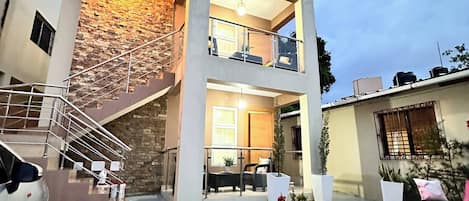 Appartement, 2 chambres, fumeur, balcon | Façade de lâhĂ©bergement