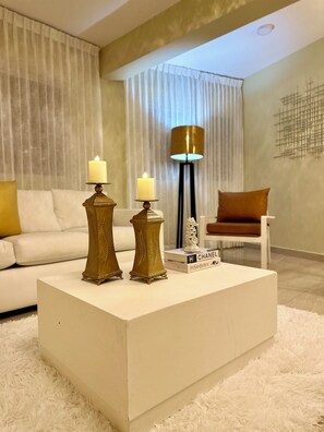 Apartment, 2 Bedrooms, Smoking, Balcony | Living room