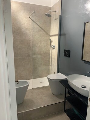 Towels, soap, toilet paper - HyggeWaves (Bogliasco)