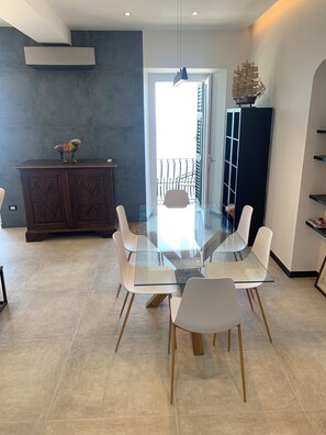 Dining - HyggeWaves (Bogliasco)