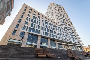 Exterior - Stylish 2BR Apartment with Parking & Views in Jaffa Street (Jerusalem)