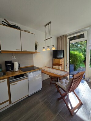 Fridge, microwave, oven, stovetop - Four Seasons 5-2 - Großenbrode (Großenbrode)