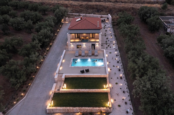 Exterior - Villa Orama-where dreams meet the sea. relax by the private pool. (Μύλοι Αργολίδος)