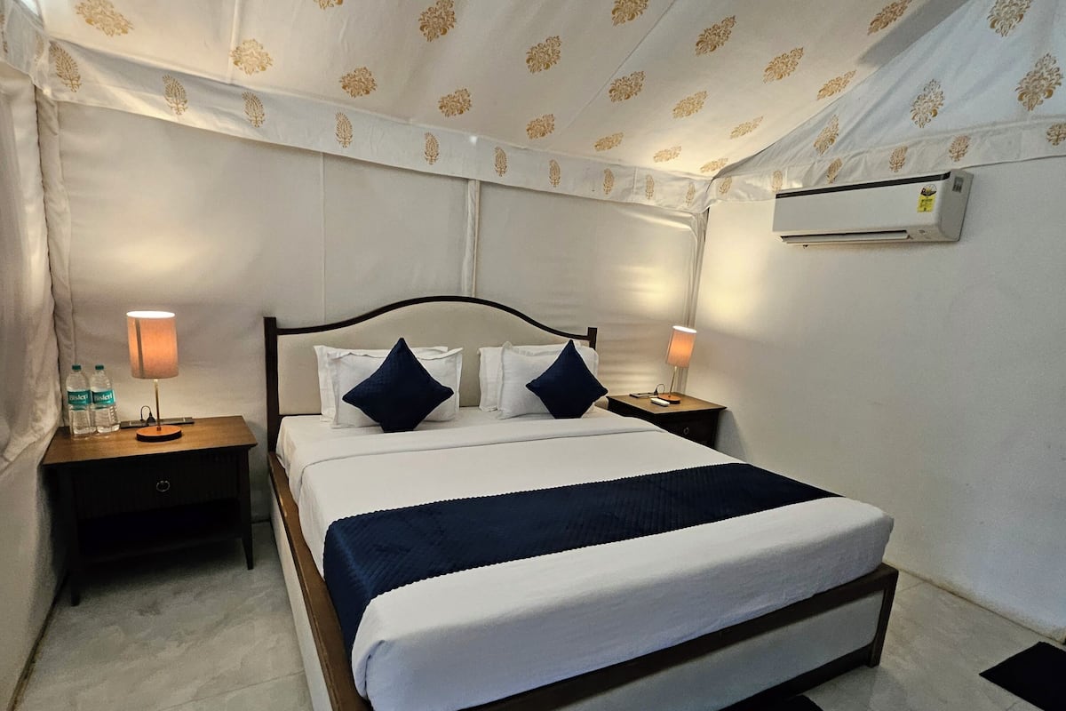 Luxury Tent | Laptop workspace, blackout drapes, free WiFi