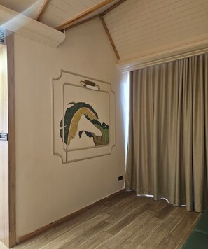 Suite estudio Premium | Espacio para trabajar con un portátil, cortinas opacas, wifi gratis
