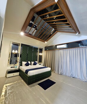 Comfort Cottage | Egyptian cotton sheets, premium bedding, laptop workspace