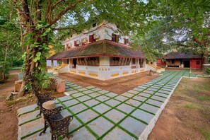 Property grounds - Seclude Karthika Nivas Thrissur (Mukundapuram)