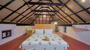 Akasha | Free WiFi, bed sheets