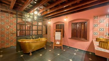 Shower, free toiletries, towels, soap