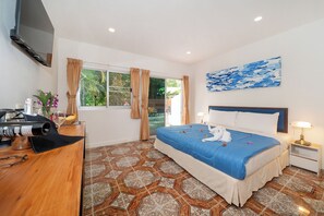 Standard Double Room | Free WiFi, bed sheets