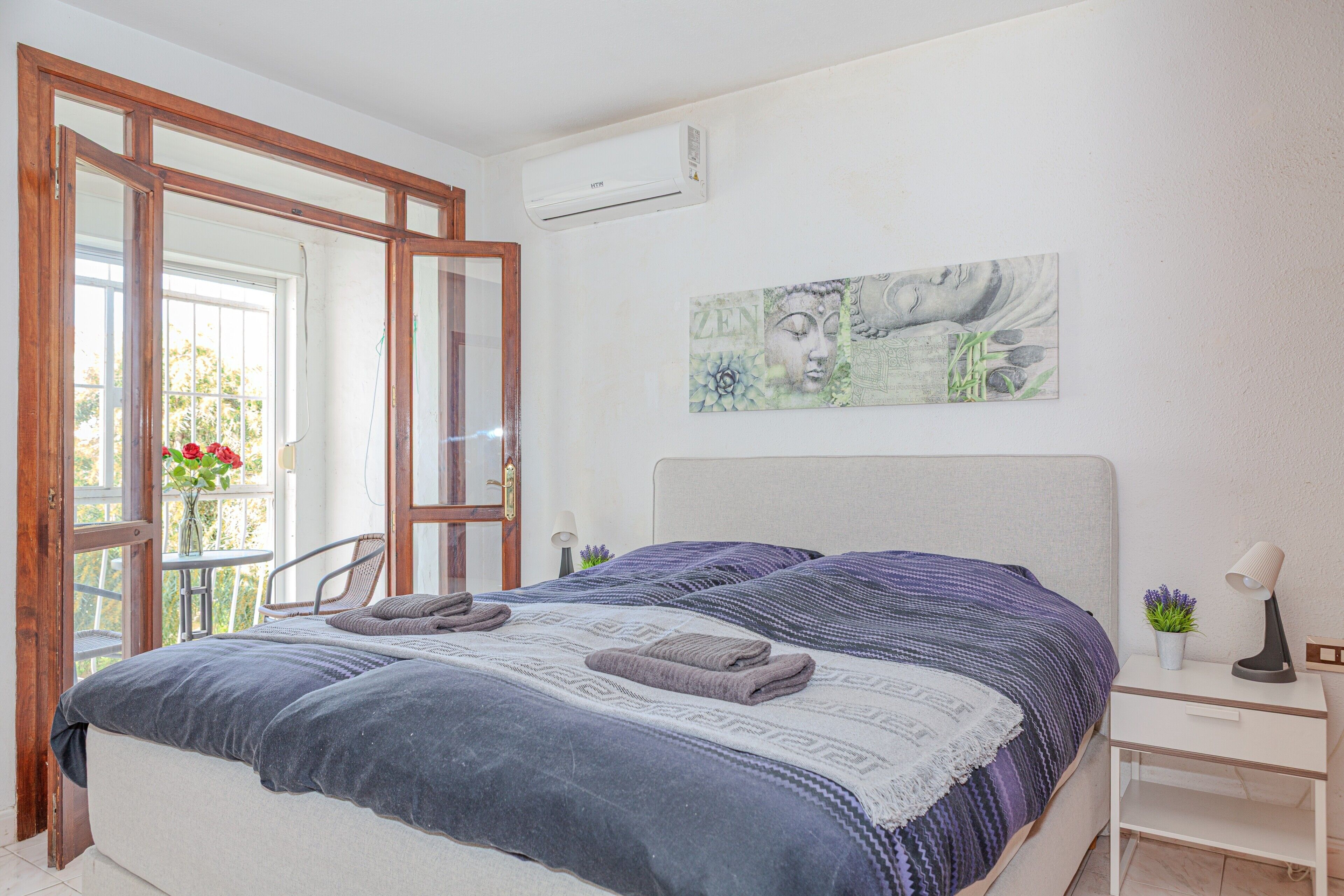 3 habitaciones, tabla de planchar con plancha, wifi y ropa de cama 