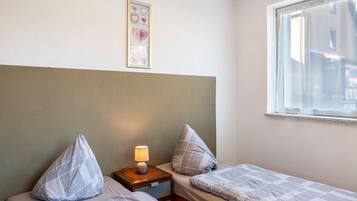 2 bedrooms, WiFi, bed sheets