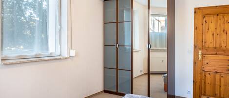 2 多间卧室、WiFi、床单