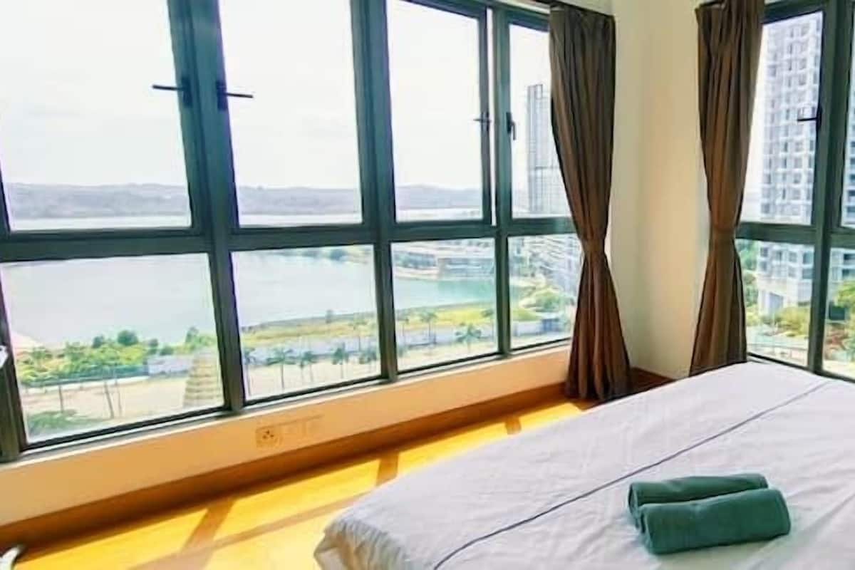 Basic Apartment, City View | Iron/ironing board, free WiFi