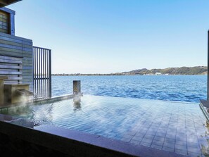 In-room safe, blackout curtains, free WiFi, bed sheets