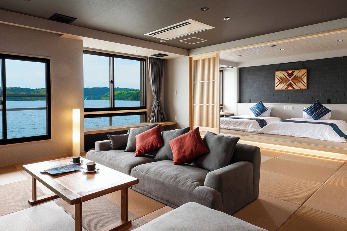 Suíte premium, vista para o lago | Cofres nos quartos, cortinas blackout, Wi-Fi de cortesia