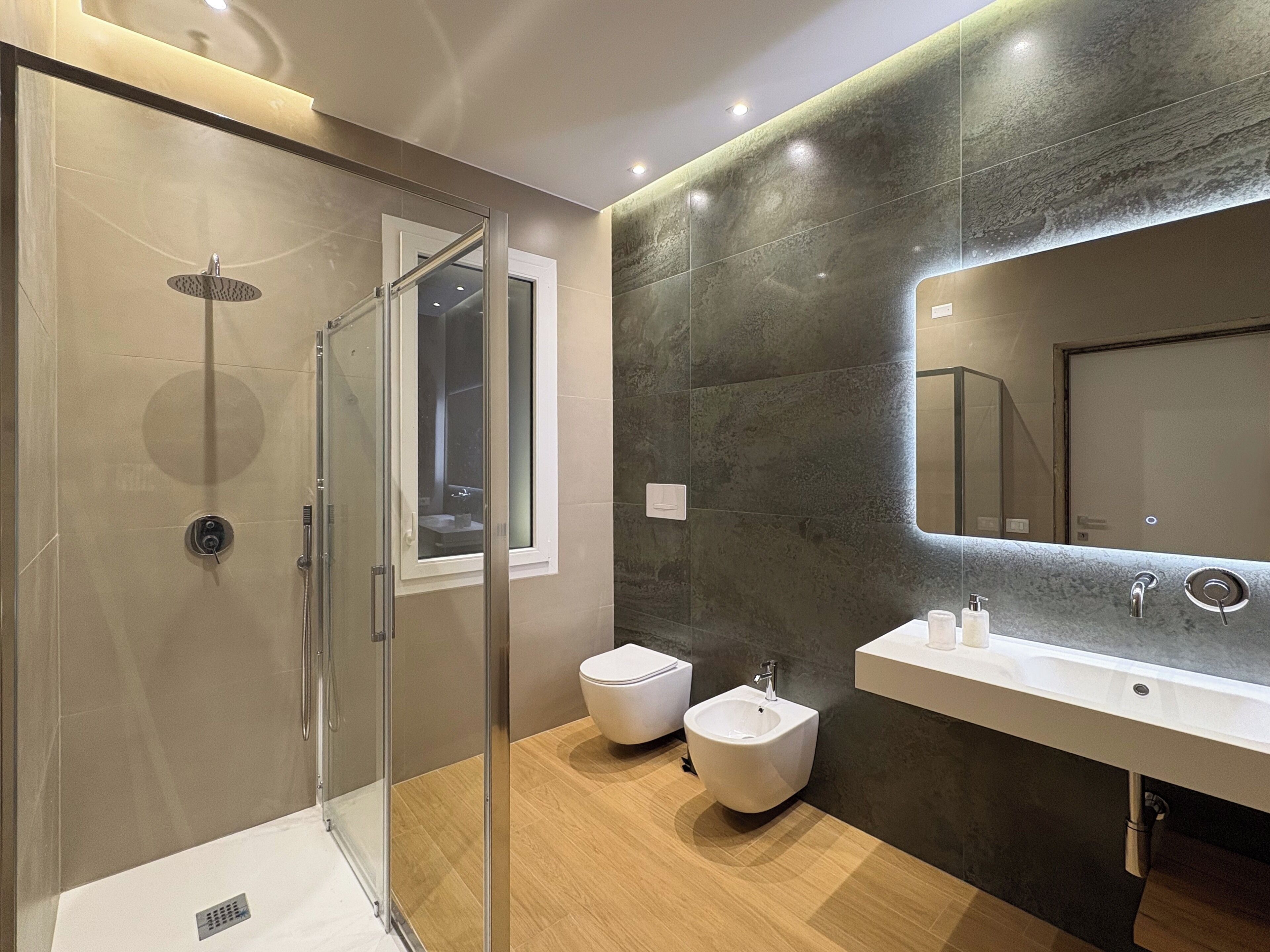 Chambre Double Deluxe, balcon, vue cour intérieure | Salle de bain